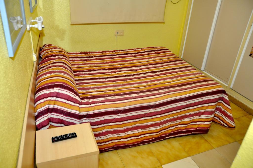 Hostal El Jardin Benidorm Room photo
