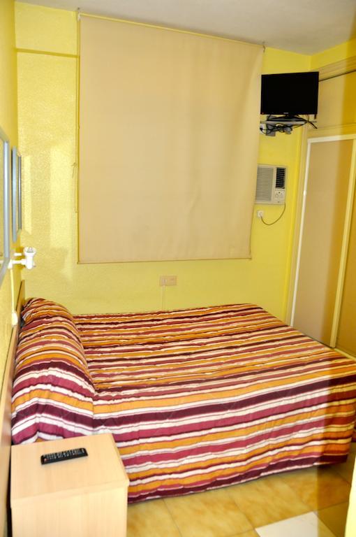 Hostal El Jardin Benidorm Room photo
