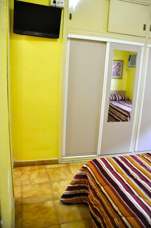 Hostal El Jardin Benidorm Room photo