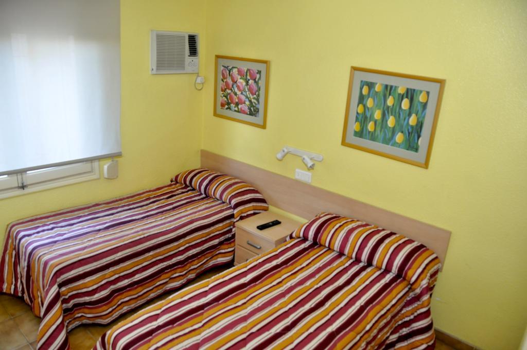 Hostal El Jardin Benidorm Room photo